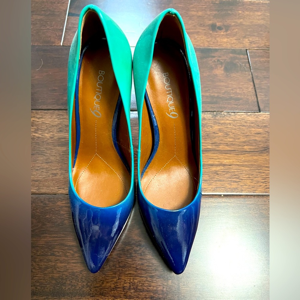 Size 7 boutique 9, blue ombré shoes. Heel about 3-4in high.